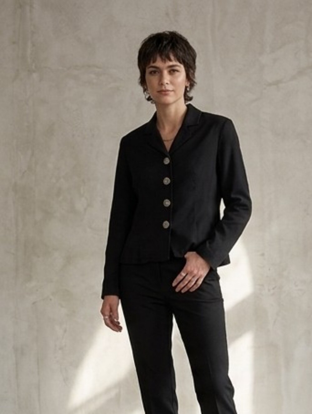 JOAN OF ARC black blazer